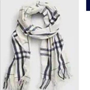 GAP Scarf